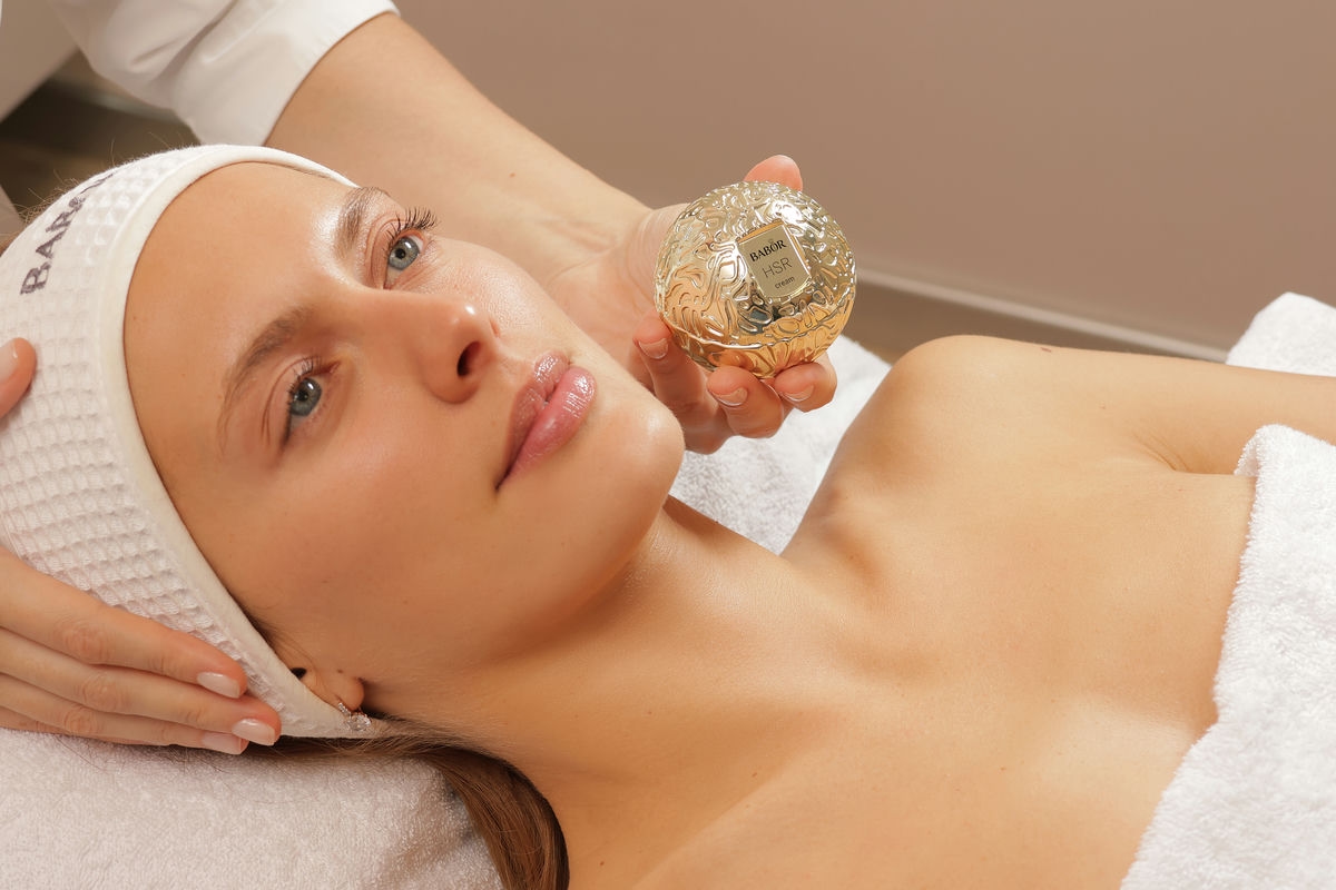 Уход золотой лифтинг luxe