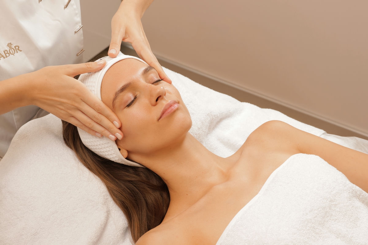 Уход КОНТРОЛЬ СТРЕССА. Уход для раздраженной, стрессированной кожи любого типа со сниженным иммунитетом