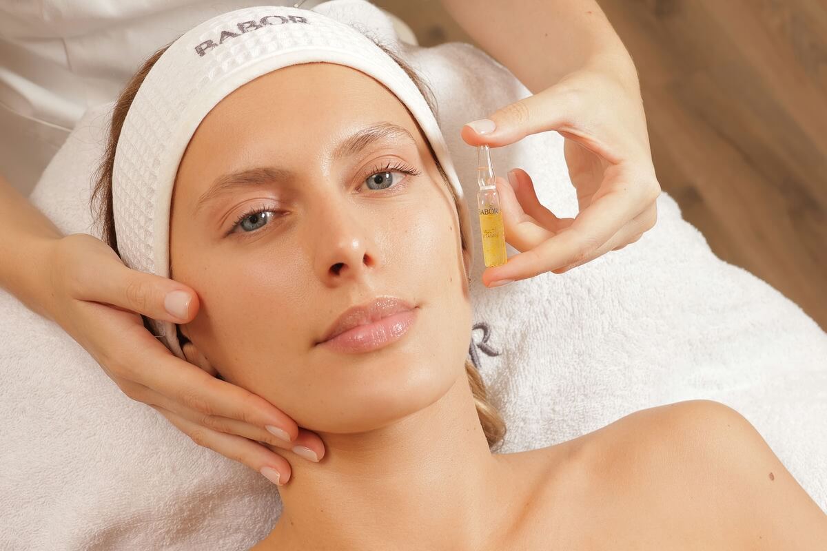 Уход СОВЕРШЕНСТВО кожи для уставшей кожи с дефицитом сияния